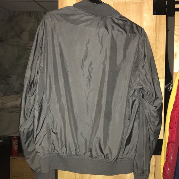 Light bomber jacket - Picture 3 of 3